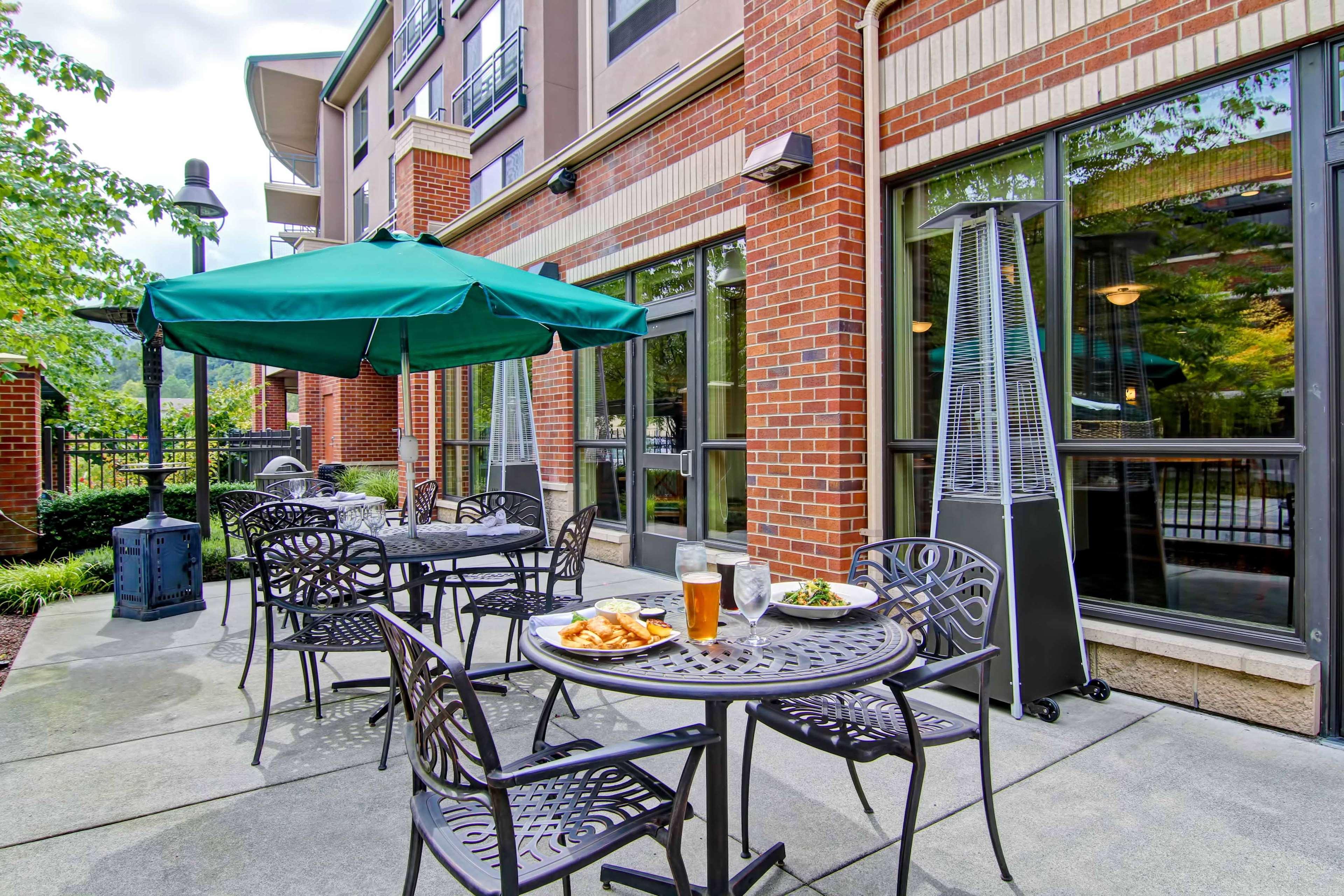 Hilton Garden Inn Seattle/Issaquah Extérieur photo
